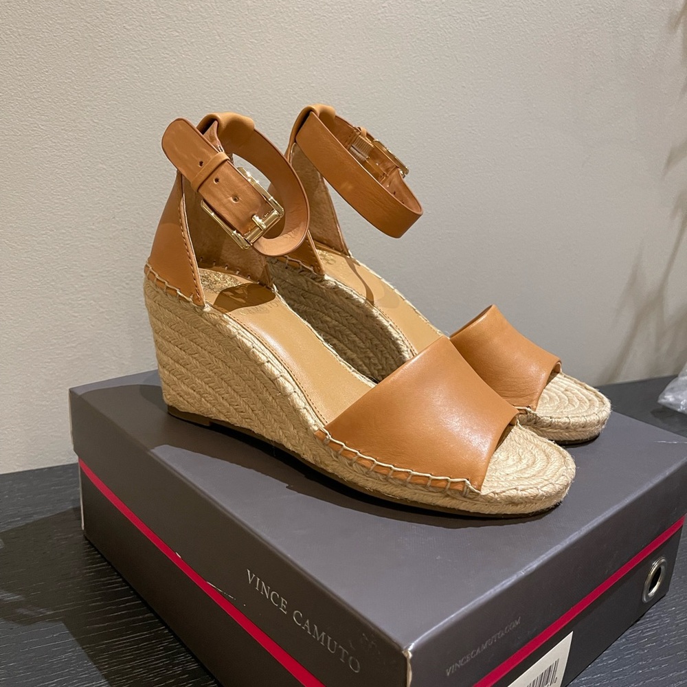 Vince Camuto VC Leerá Tan Vachetta